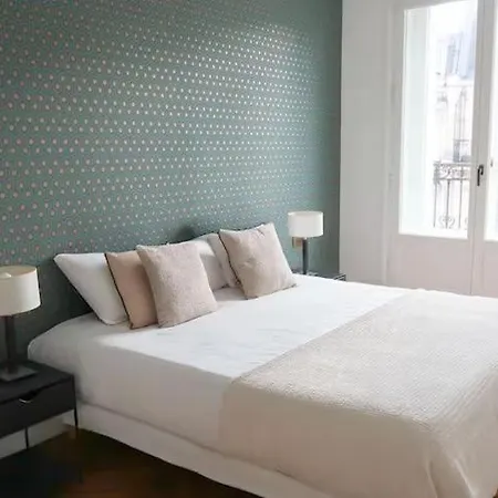 Apartman Montaigne Dream Duplex 4br 8p Triangle D'or *
