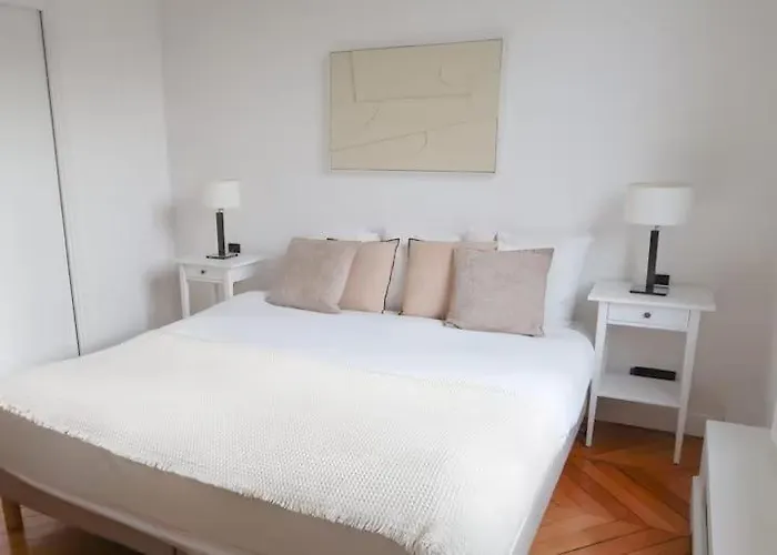 Apartman Montaigne Dream Duplex 4br 8p Triangle D'or